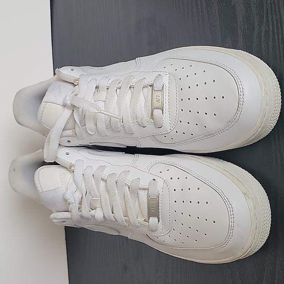 Nike Men's 9 Air Force Sneakers - Picture 2 of 5